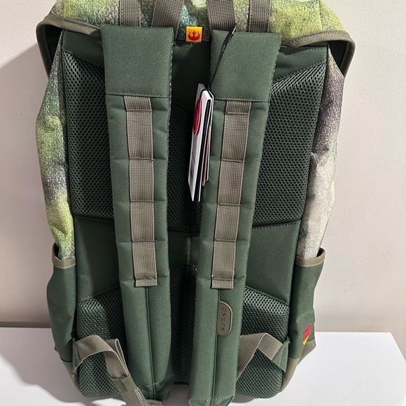 Authentic Herschel x Disney backpack NWT - Picture 6 of 10